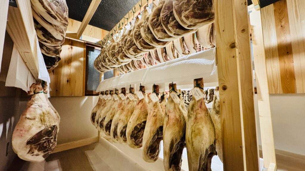 As Neco Hamの生ハム工房