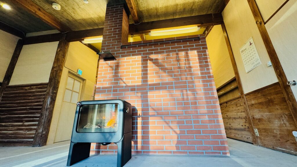 ペチカストーブと薪ストーブのハイブリッド構造