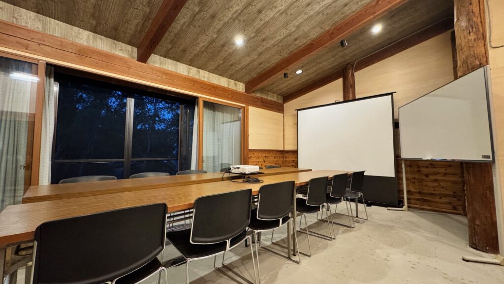 大人数で利用可能な会議スペース